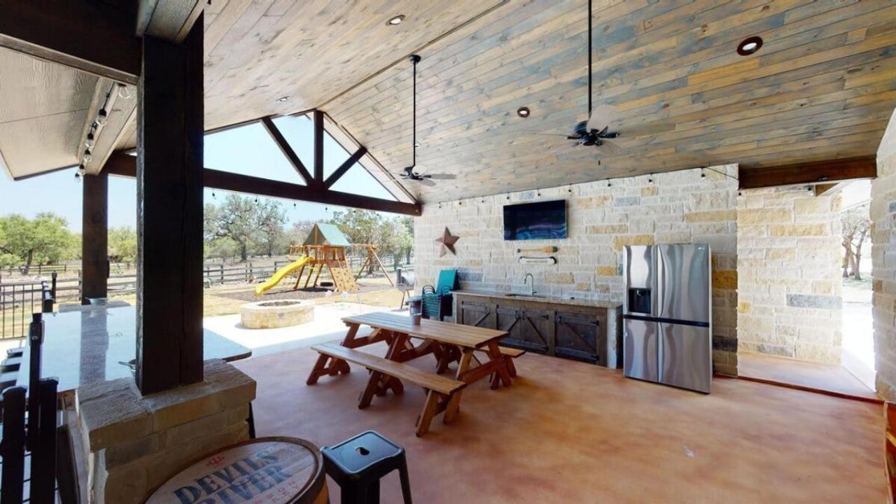 Heartstone Lodge Concan Extérieur photo