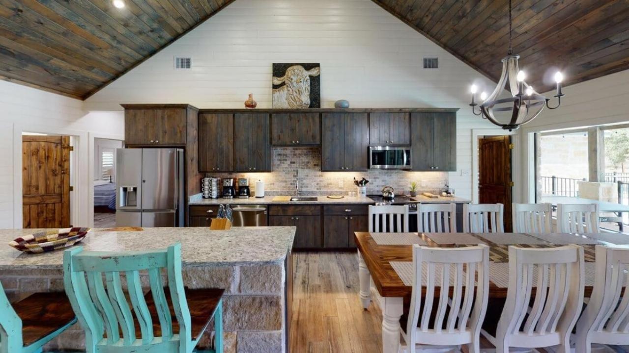 Heartstone Lodge Concan Extérieur photo